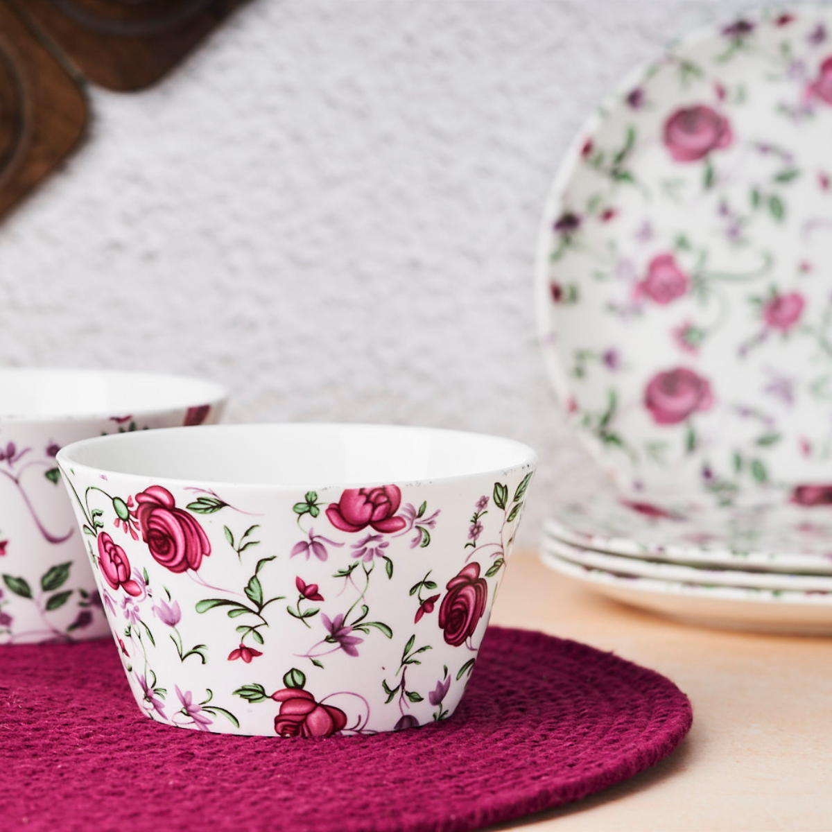 Button Rose 2 Bowls & 4 Snack Plates (7 inch) Set