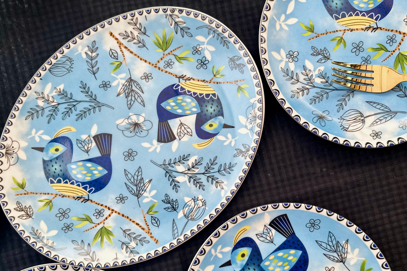 Heritage Birds & Leaves in Blue Oval Plate - Set of 1