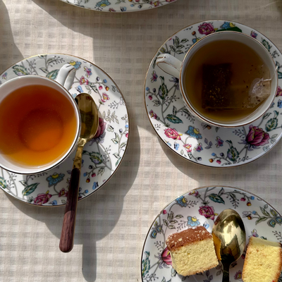 Pink Shrub 15 piece Tea Set - 6 Cups & 6 Saucer, 1 Kettle, 1 Milk Pot & 1 Sugar Pot