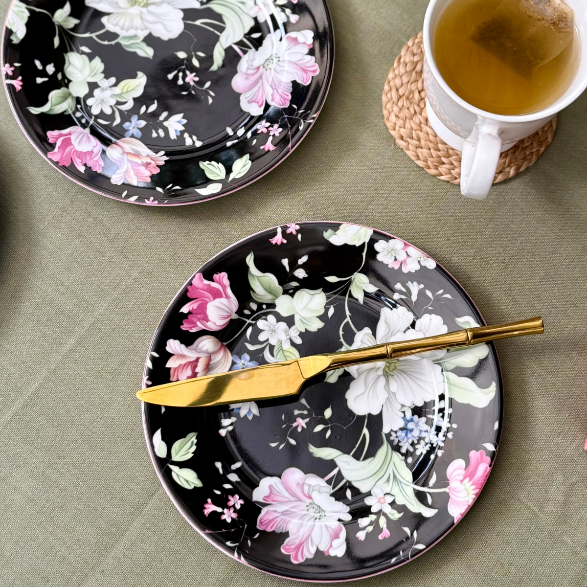 Garden Splednor (Black) snack plates - Set of 4 (7 inch each)
