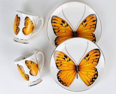 Golden Flutter Sip & Serve Set - 2 mugs & 2 plates