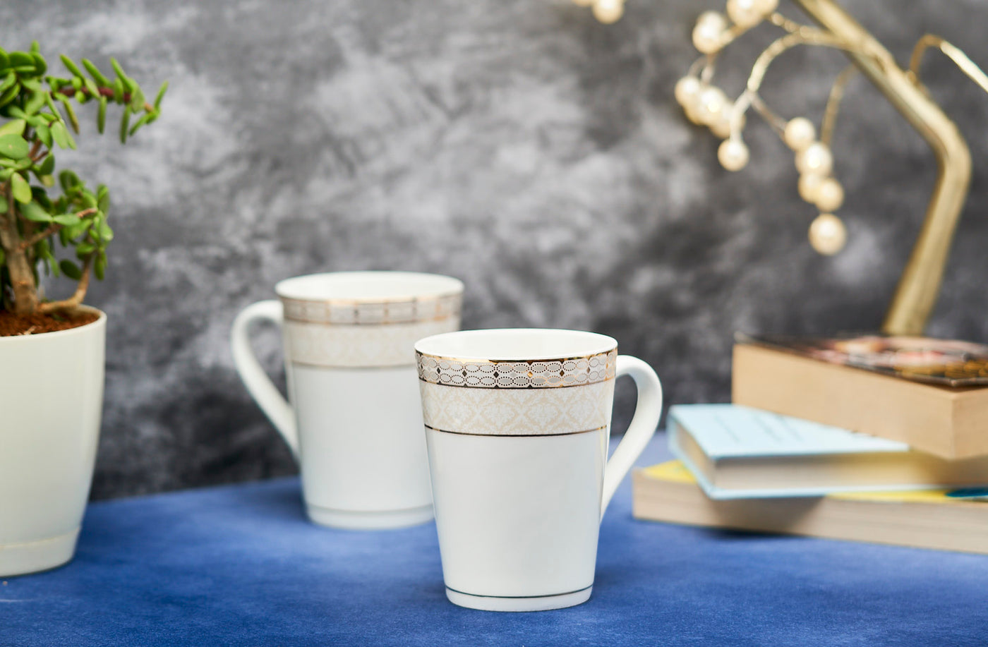 Embossed Gold Tapered Mug – Set of 2