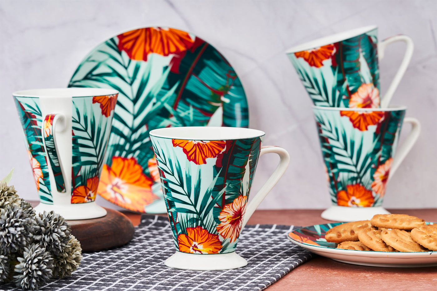 Tropical fern and orange bloom sip & serve set - 4 mugs & 2 plates