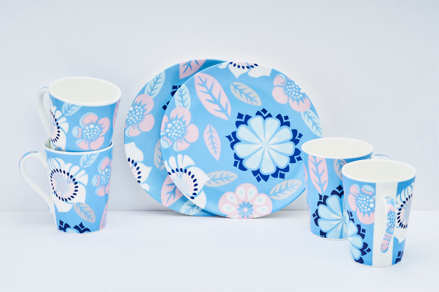 Blue Rendezvous Sip & Serve Set - 4 mugs & 2 plates