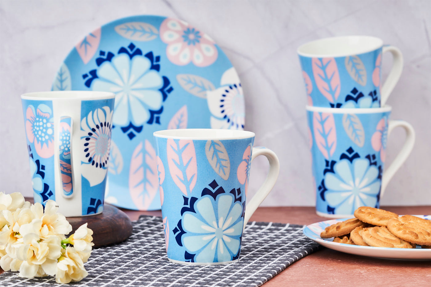 Blue Rendezvous Sip & Serve Set - 4 mugs & 2 plates